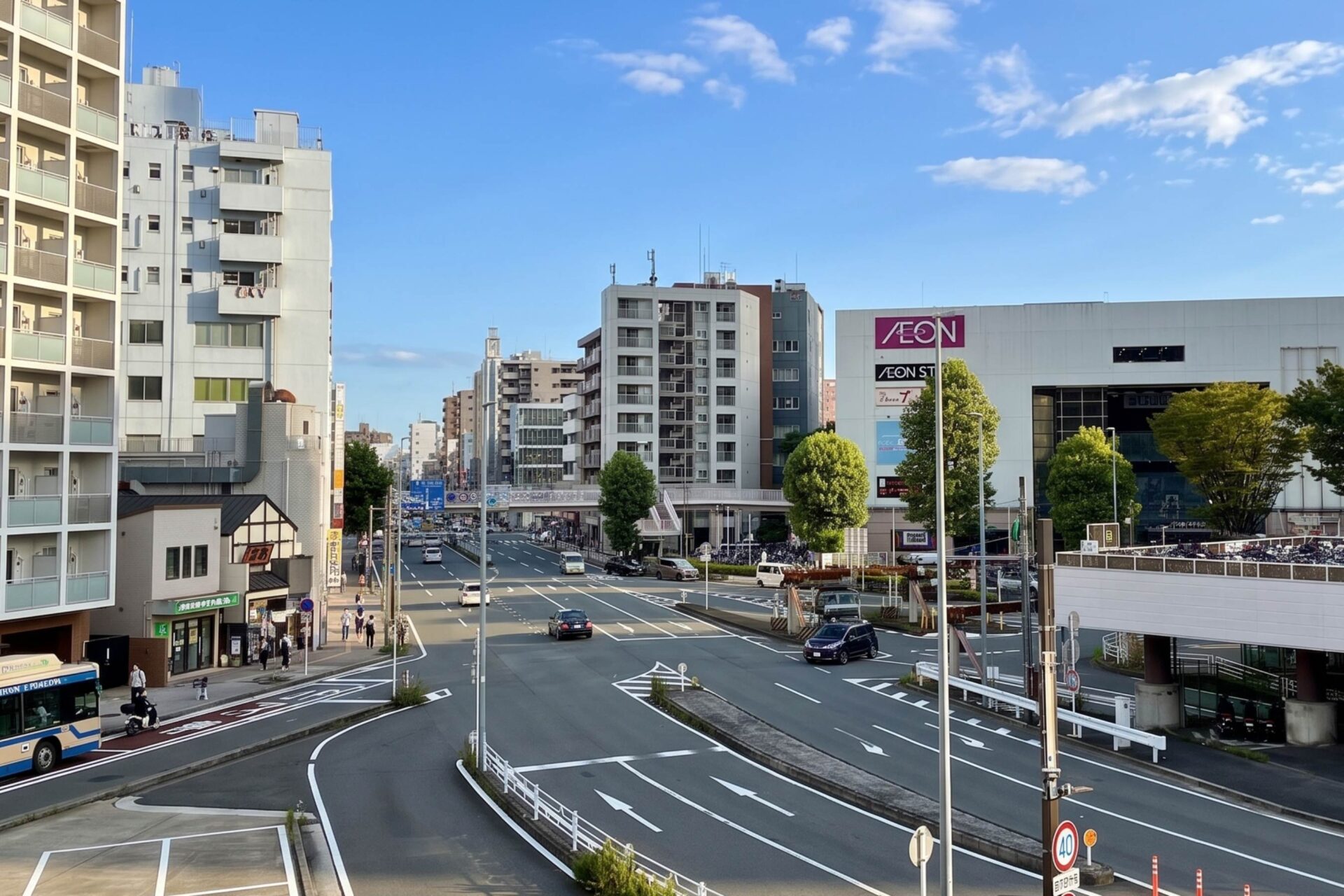 イオンなどの商業施設も充実し、日々の買い物に困らない暮らしやすい東神奈川エリア