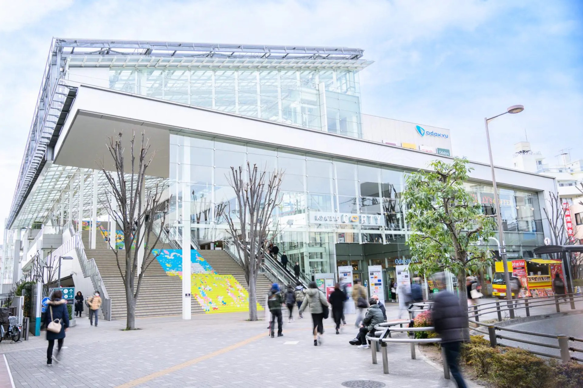 毎日の買い物から休日のショッピングまで楽しめる、経堂駅前の商業施設